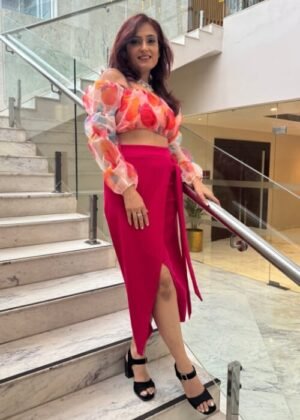 Catwalk Women’s Black Fashion Sandals with Block Heel and Ankle Strap